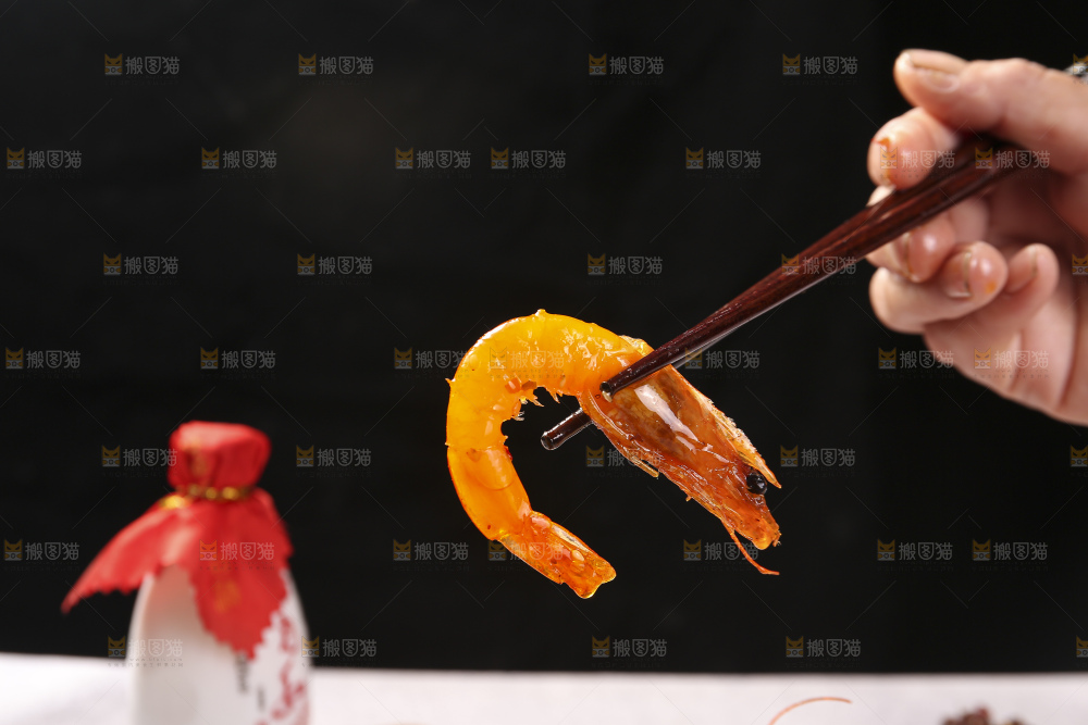 深底上的干锅大虾