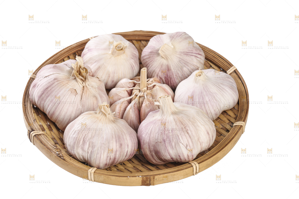 白底上的干蒜