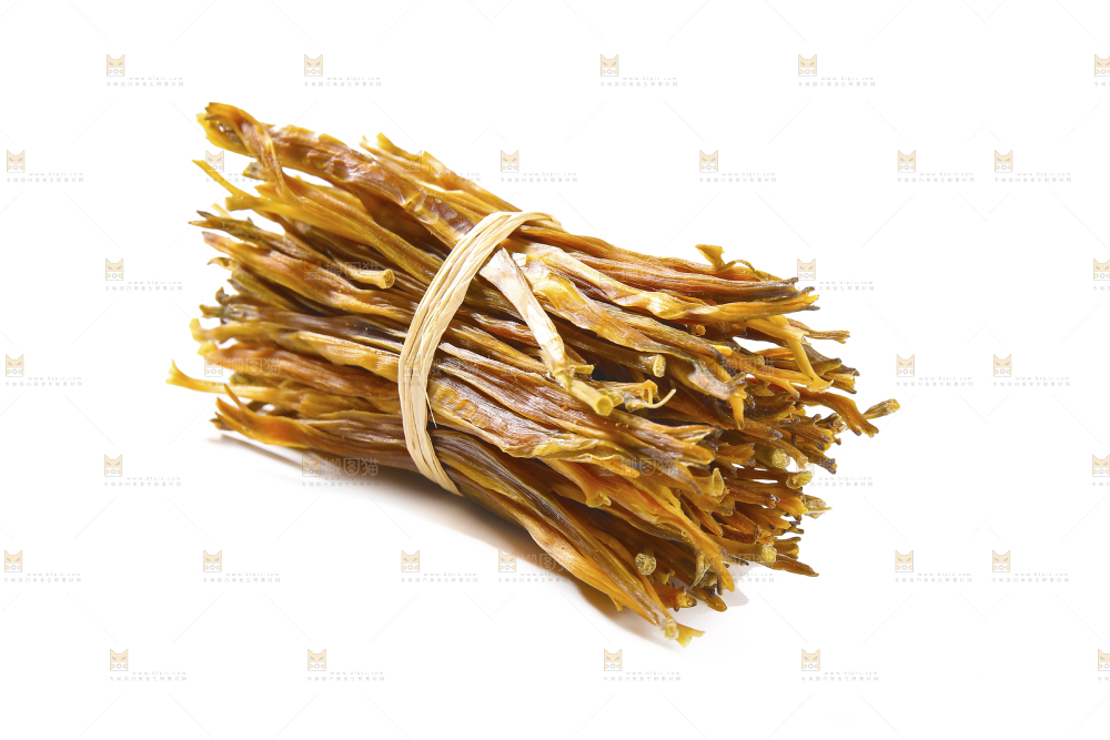 白底上摆放的黄花菜