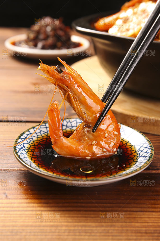 深底上的干锅大虾
