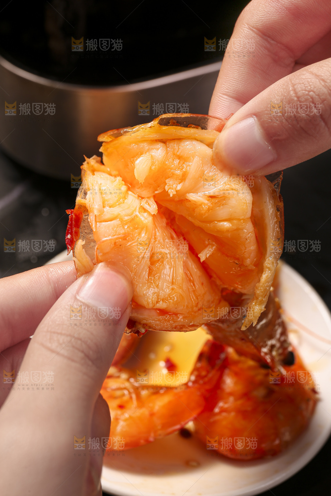 深底上的干锅大虾