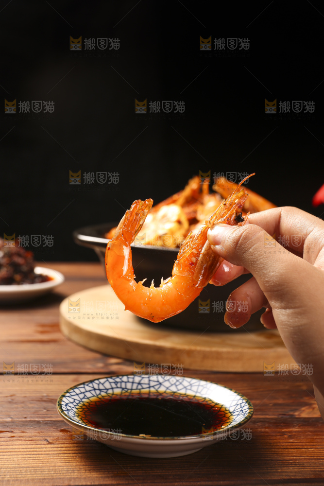 深底上的干锅大虾