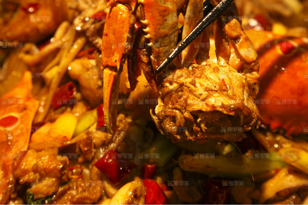 深底上的香辣肉蟹煲