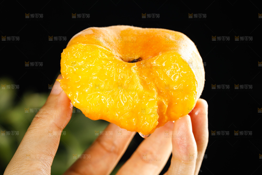 深底上的黄毛蟠桃