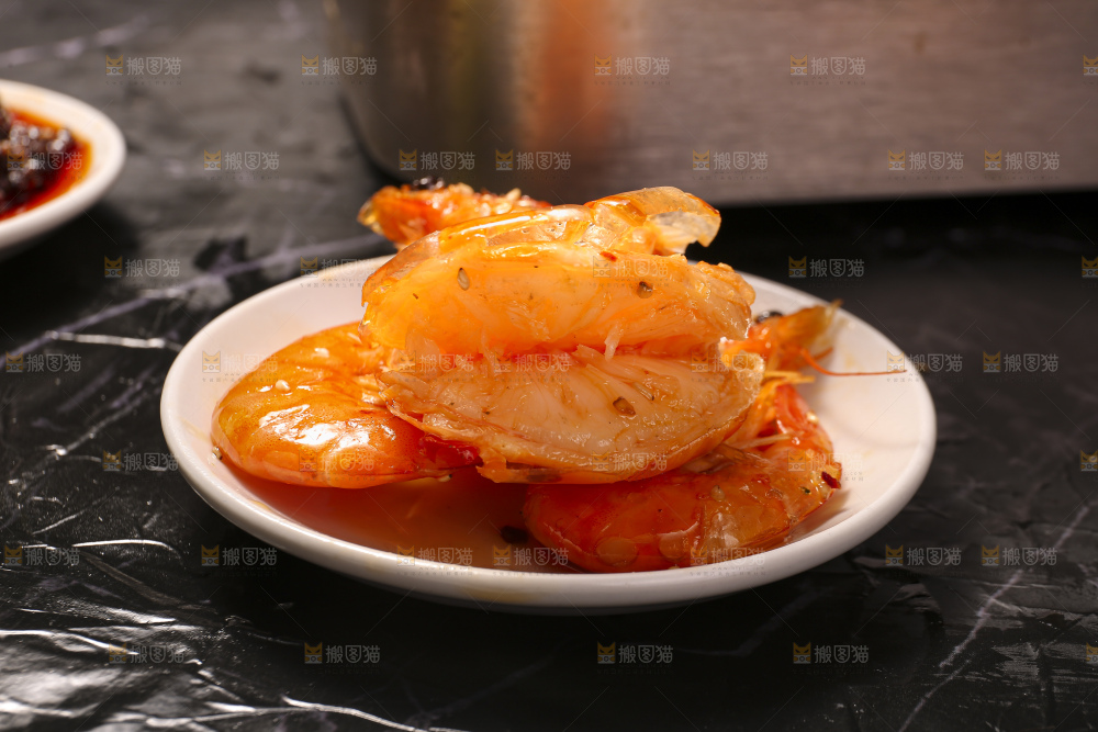 深底上的干锅大虾