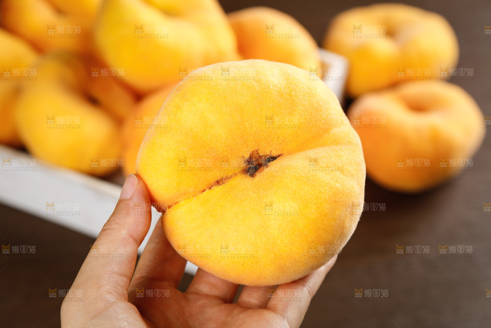 深底上的黄毛蟠桃