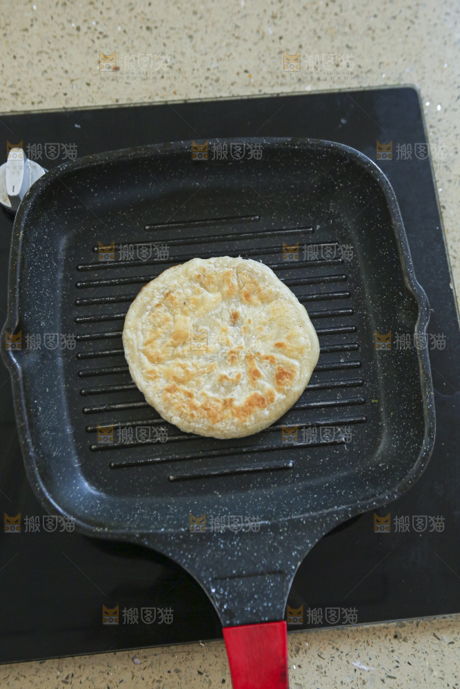 锅里的煎饼