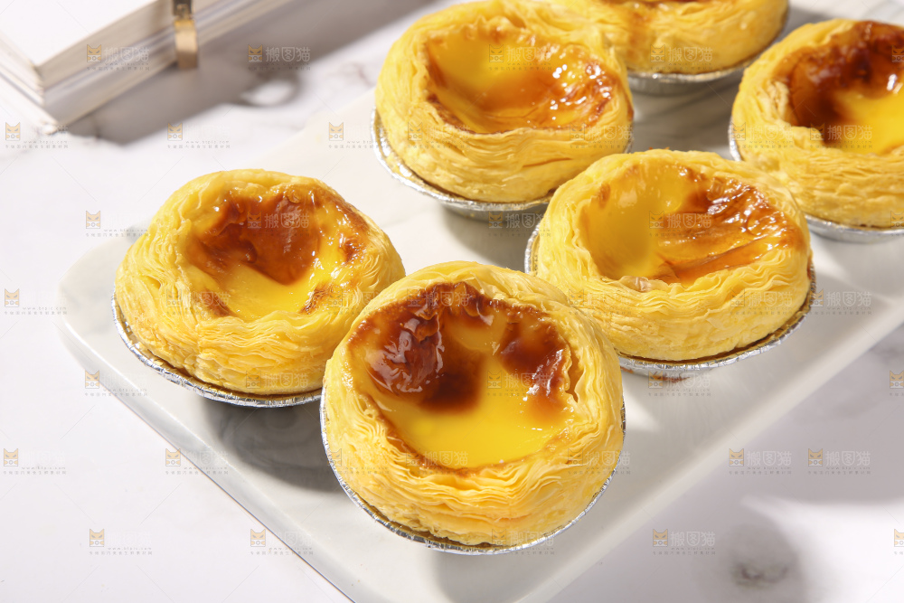 浅底上的葡式蛋挞