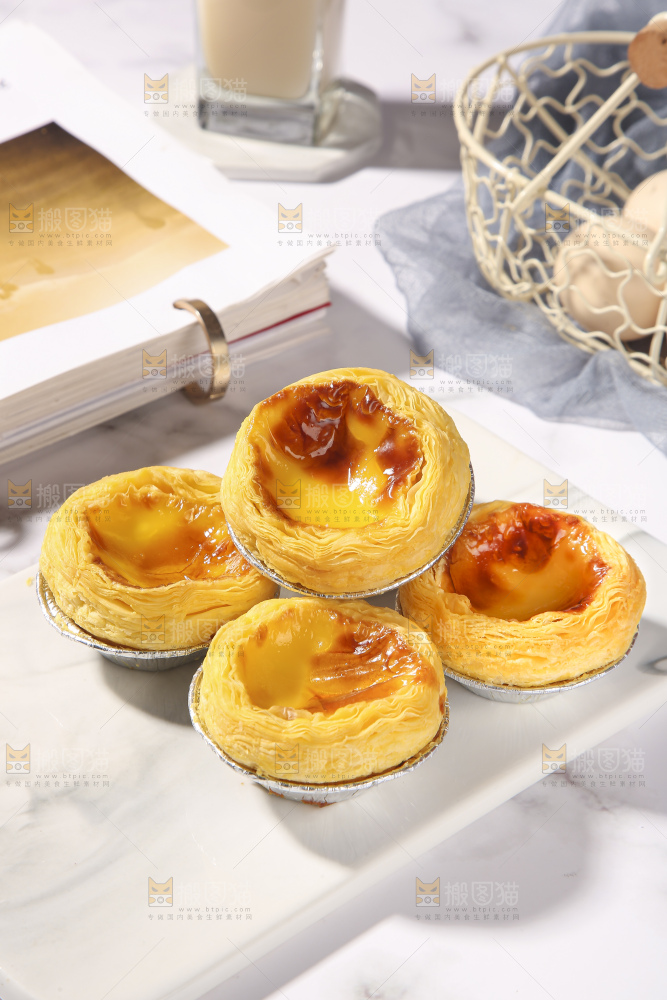 浅底上的葡式蛋挞