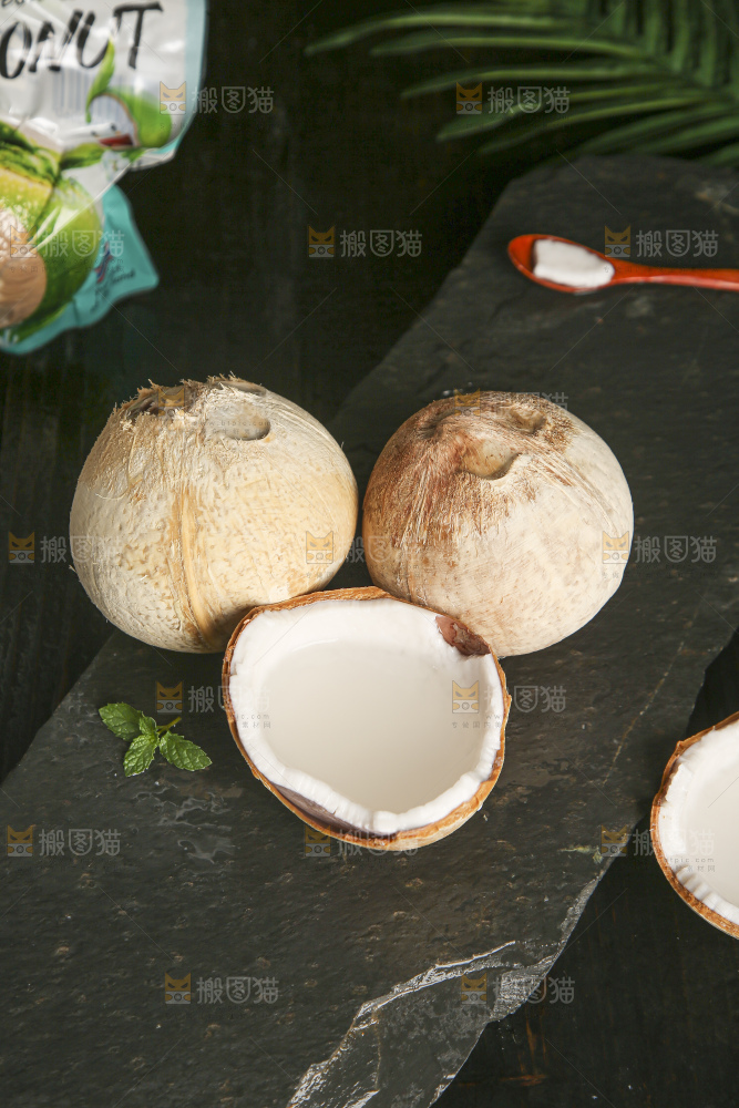深底上的泰国进口烤椰