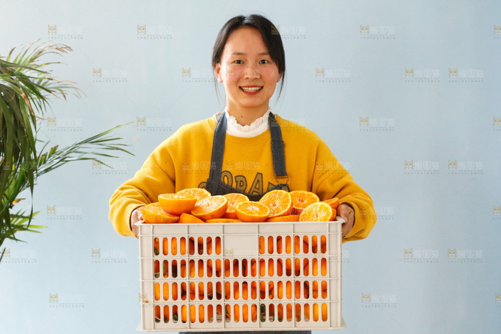 白底上的丑橘
