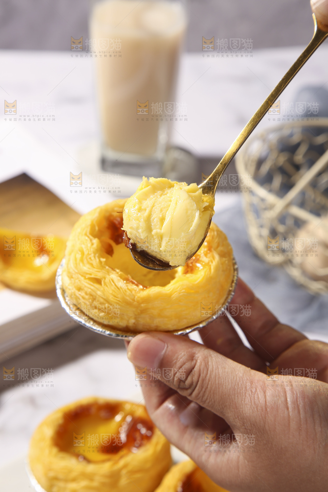 浅底上的葡式蛋挞