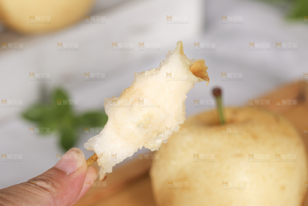 浅底上的皇冠梨