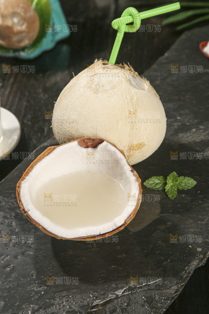 深底上的泰国进口烤椰