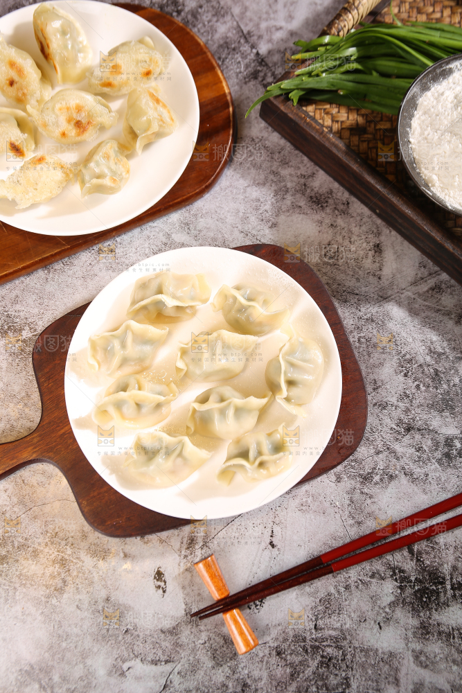 盘子里的手工水饺