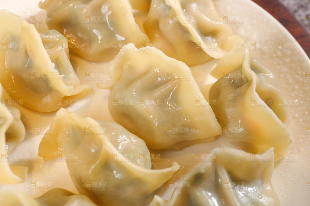 盘子里的手工水饺