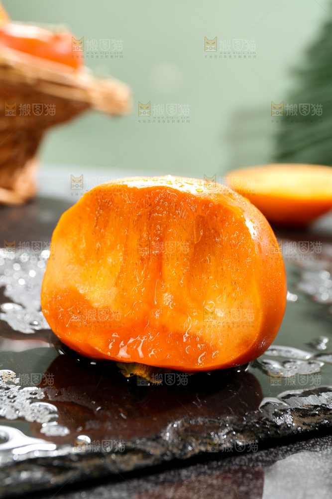 深底上的巧克力脆柿