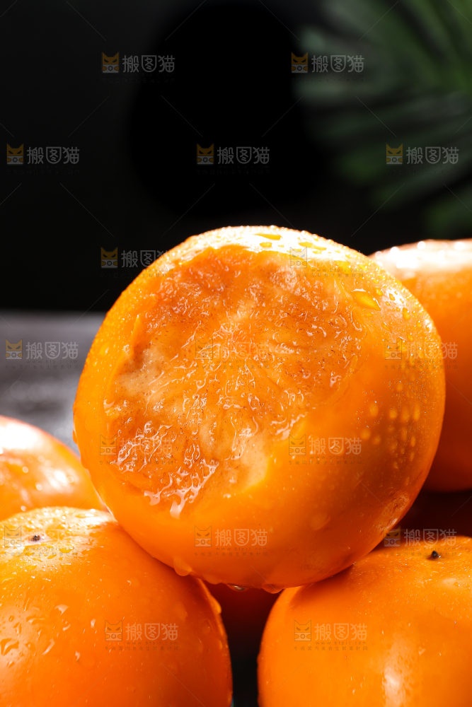 深底上的巧克力脆柿