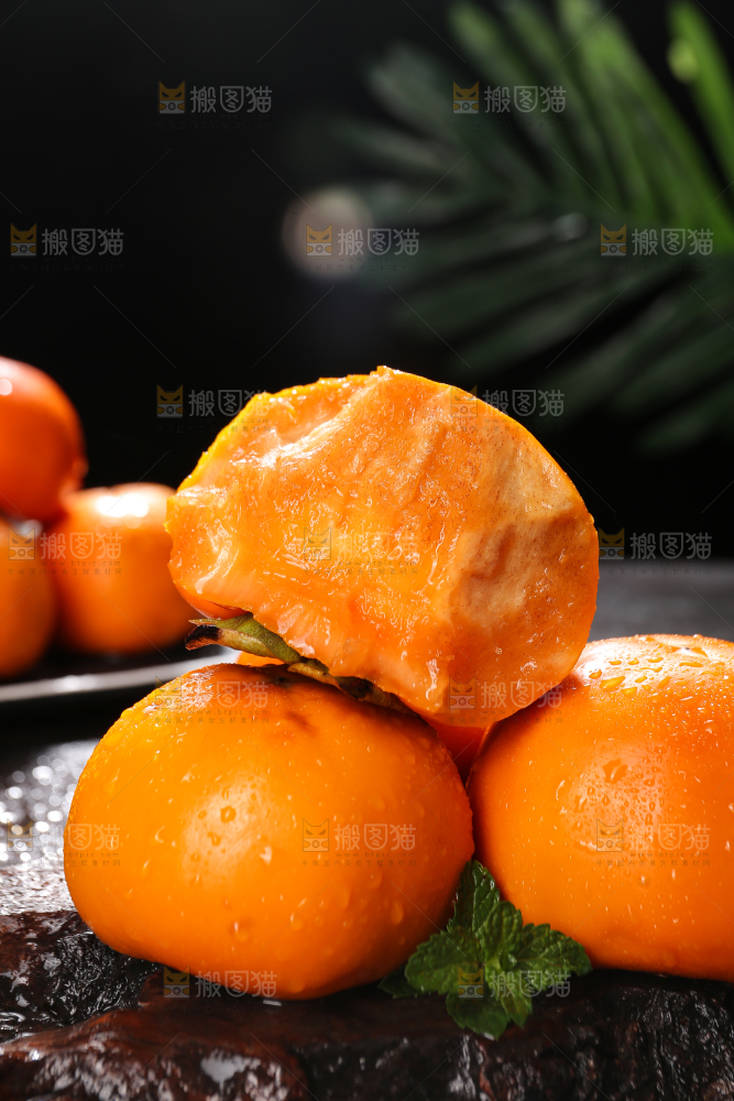 深底上的巧克力脆柿