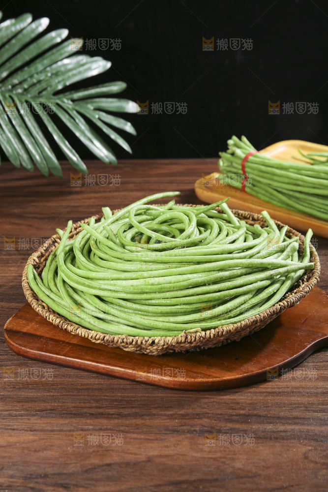木底上的长豆角