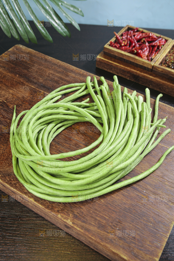 木底上的山东鲜长豆角