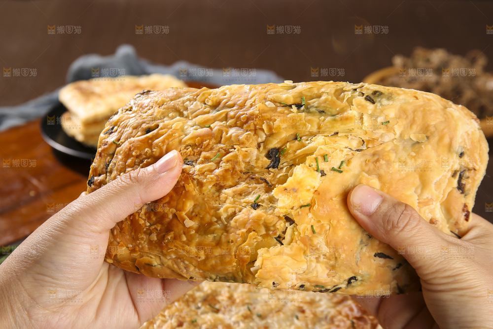 深底上的锅盔