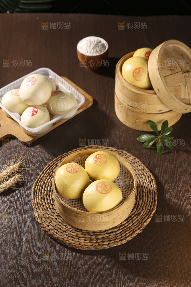 深底上的玉米馒头