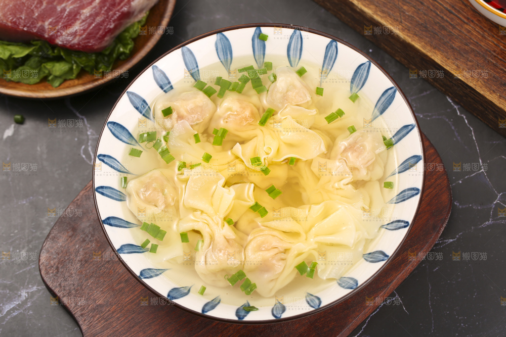 深底上的小金鱼馄饨