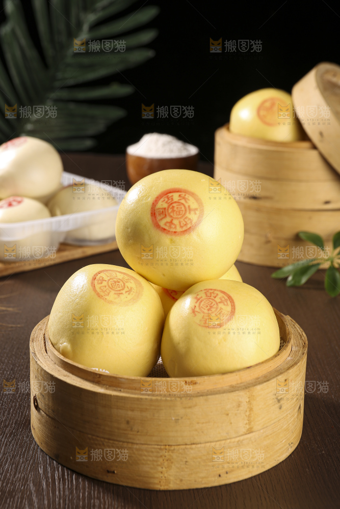深底上的玉米馒头