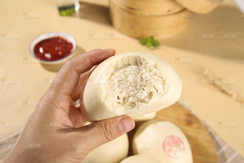 浅底上的白面馒头
