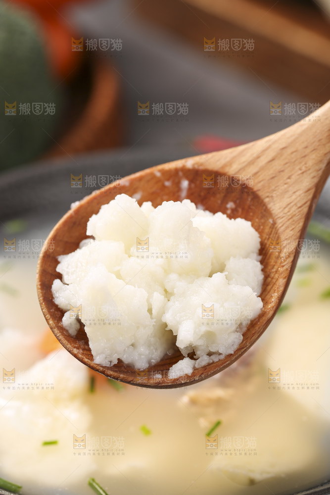 深底上放着灵芝山药