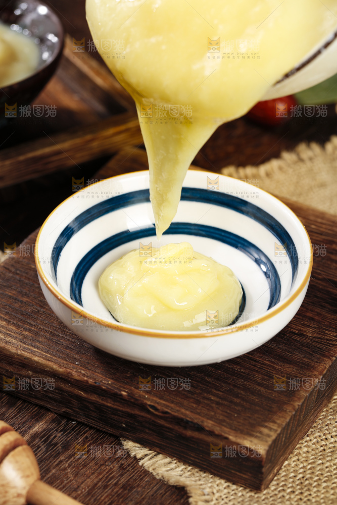 深底上的蜂王浆