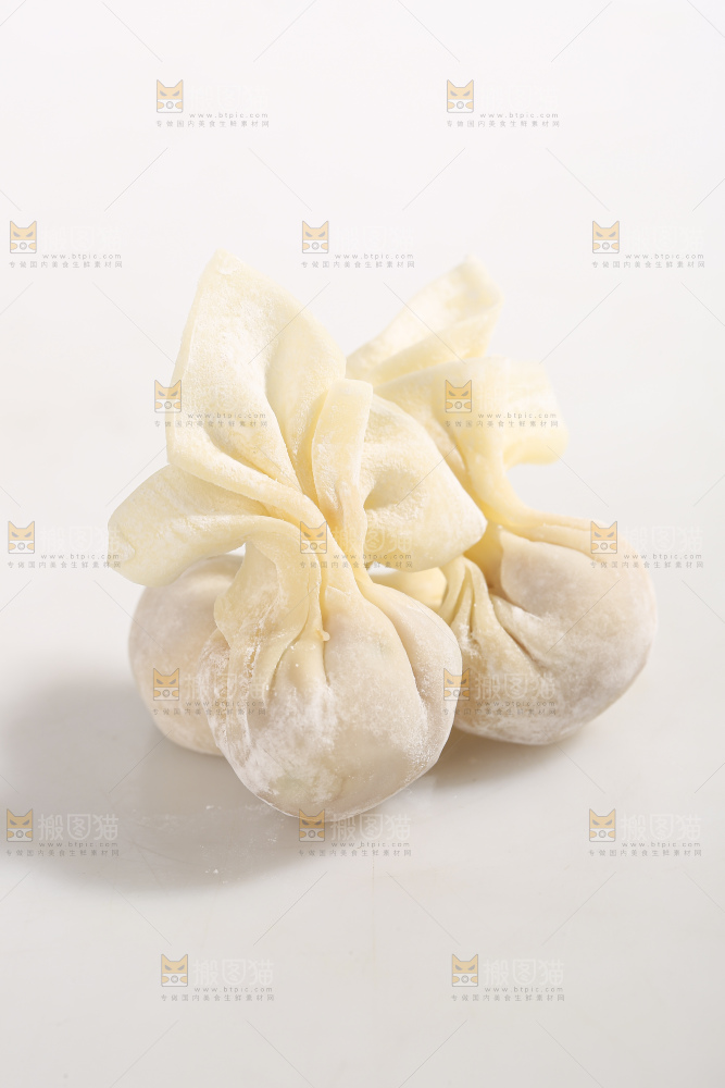 白底上的小金鱼馄饨