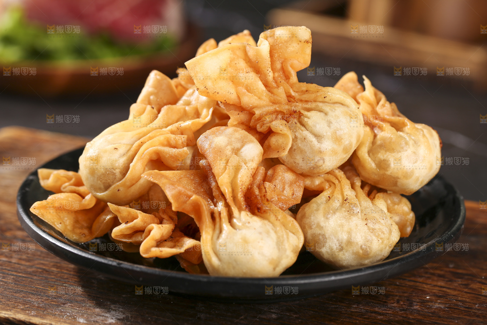 深底上的小金鱼馄饨