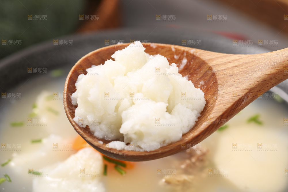 深底上放着灵芝山药