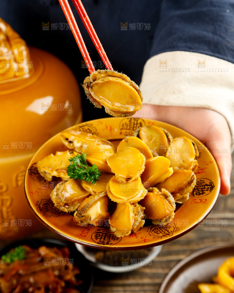 深底上的佛跳墙食材