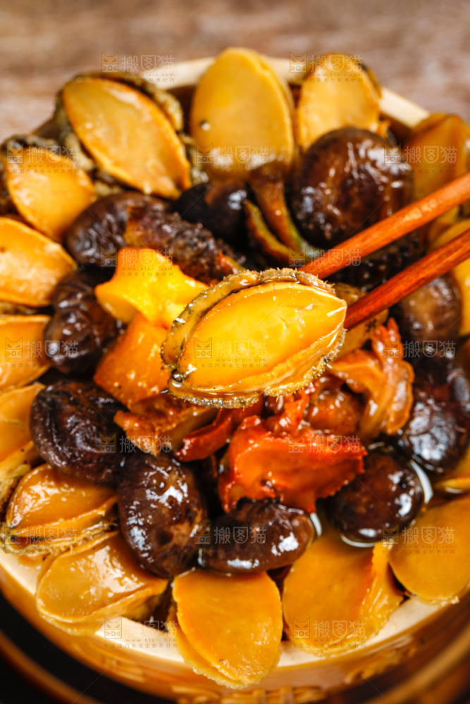 深底上的佛跳墙食材