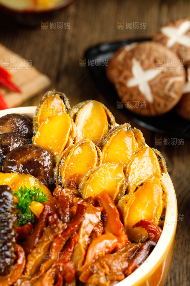 深底上的佛跳墙食材