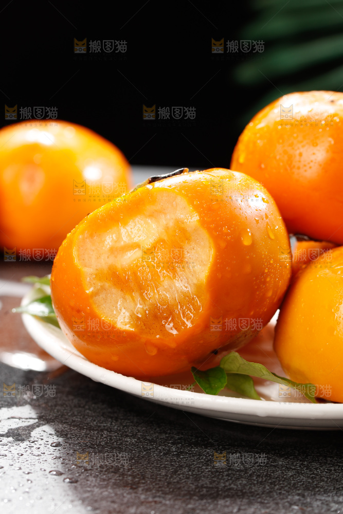 深底上的巧克力脆柿