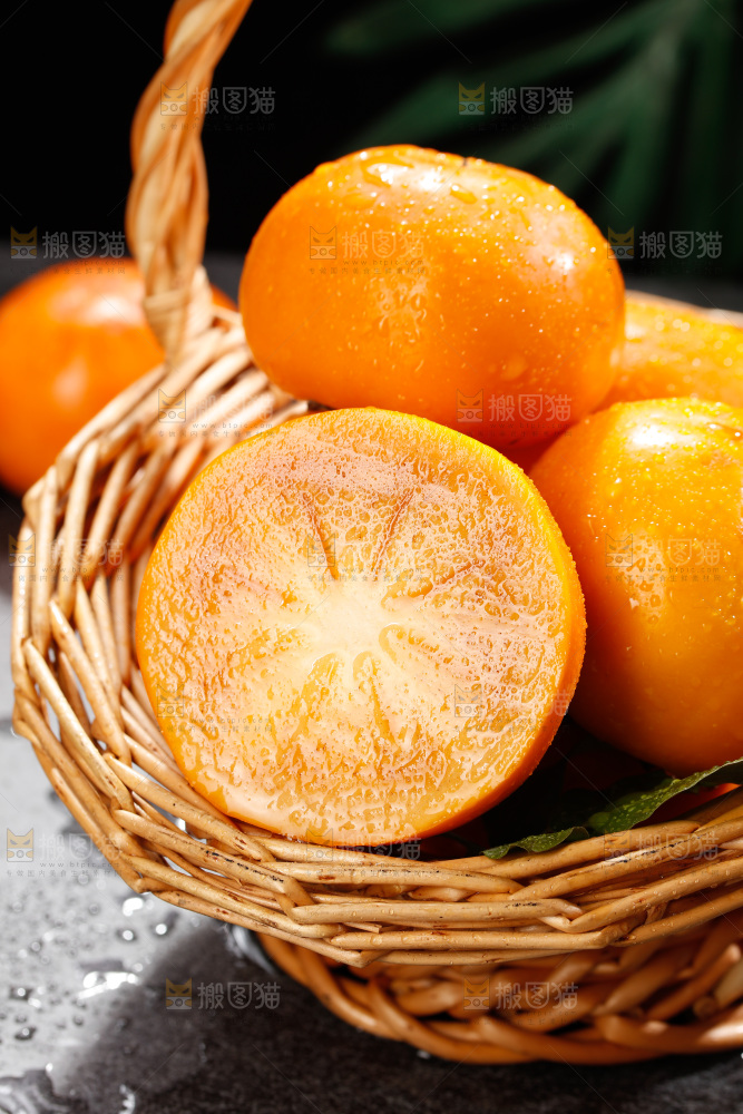 深底上的巧克力脆柿