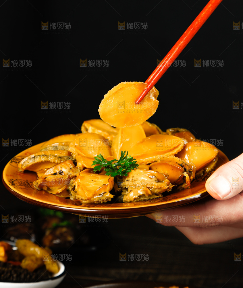 深底上的佛跳墙食材