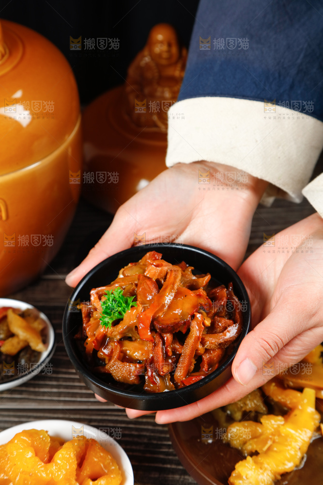 深底上的佛跳墙食材