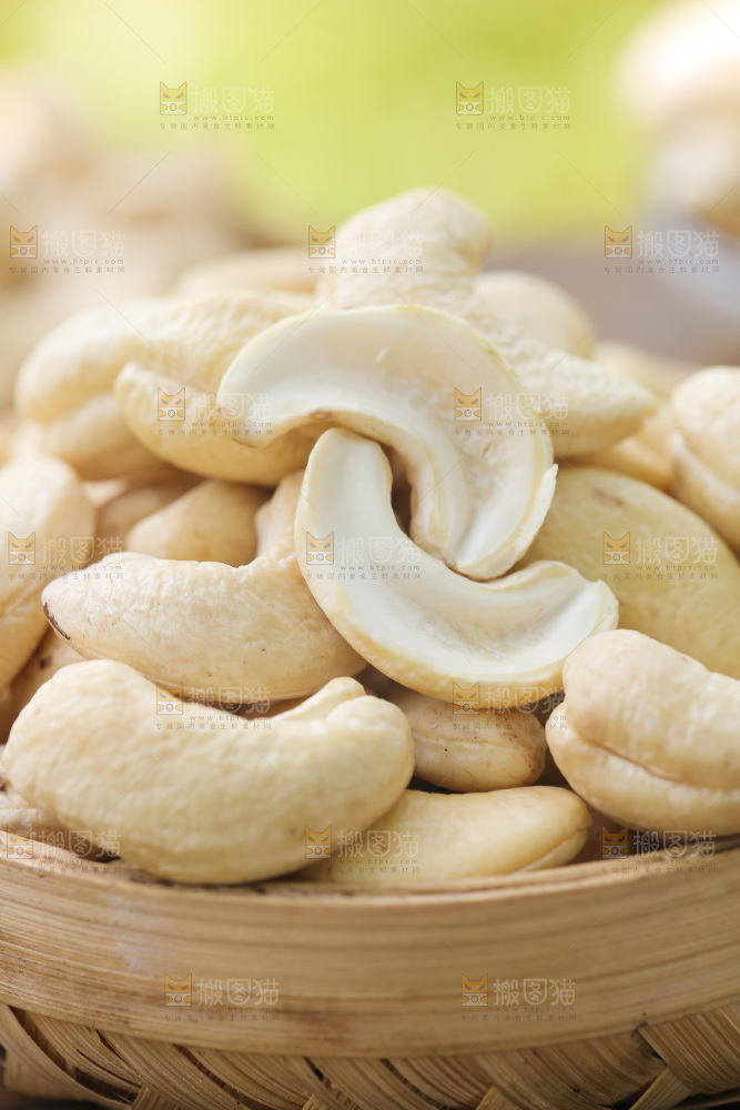 一篮腰果仁