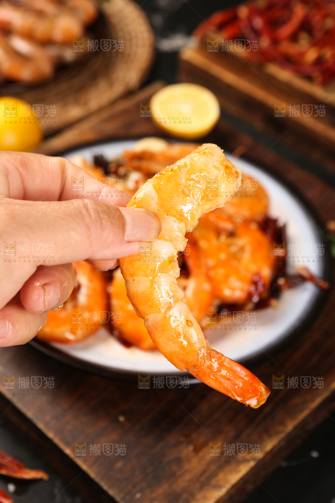 深底上的香辣大虾
