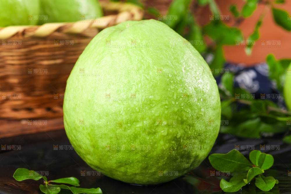 深底上的白心芭乐