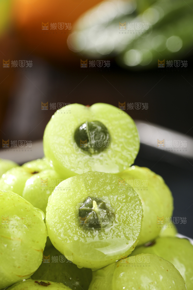 深底上的油甘果