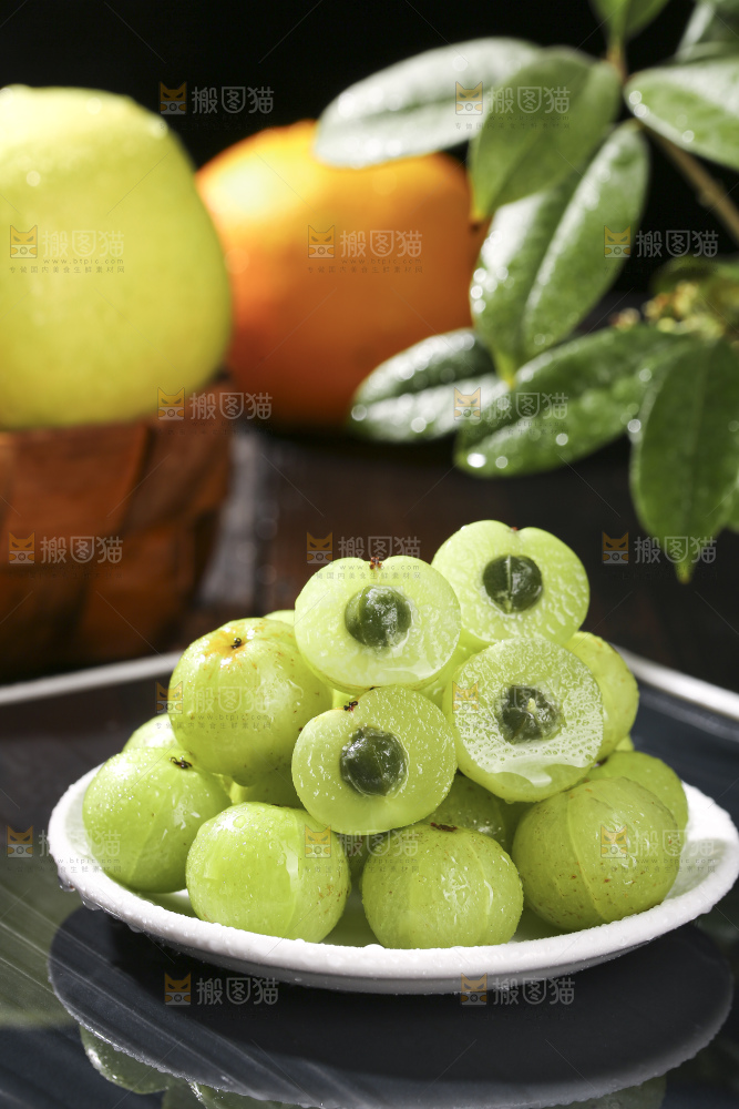 深底上的油甘果