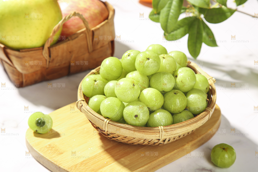 浅底上的油甘果