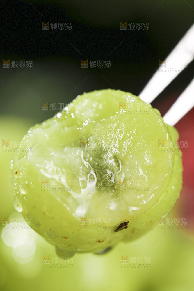 深底上的油甘果