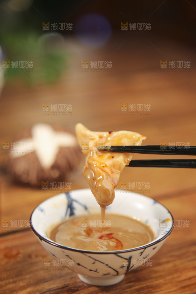 木底上的火锅丸子